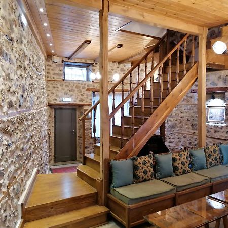 Riverbed Traditional Guest House 리토코론 외부 사진
