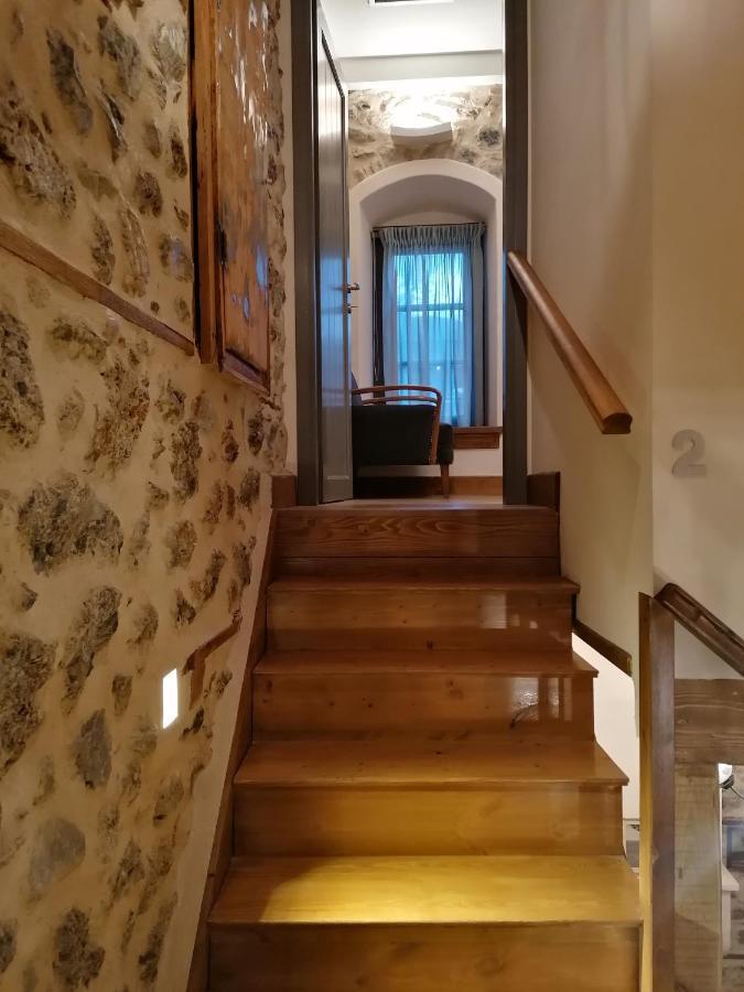 Riverbed Traditional Guest House 리토코론 외부 사진